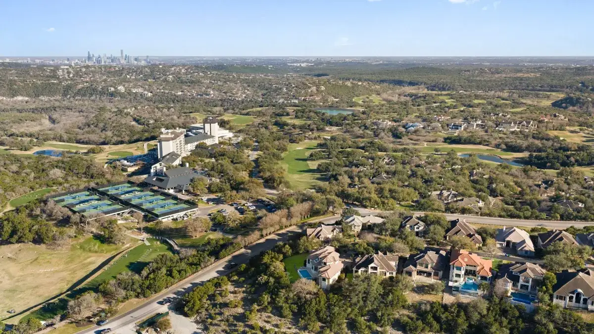 Living in Barton Creek: What Luxury Buyers Should Know Living in Barton Creek: What Luxury Buyers Should Know - Austin luxury real estate