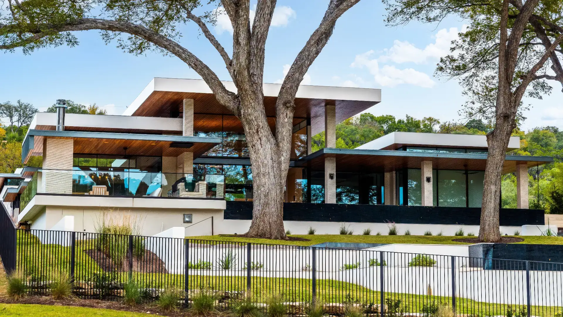 Best Austin Neighborhoods for Luxury Homes Best Austin Neighborhoods for Luxury Homes - Austin real estate insights