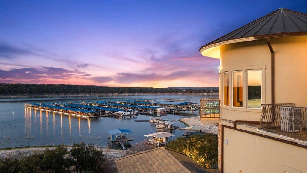 Lakeway real estate, luxury homes for sale in Austin Luxury homes in Lakeway Austin Texas