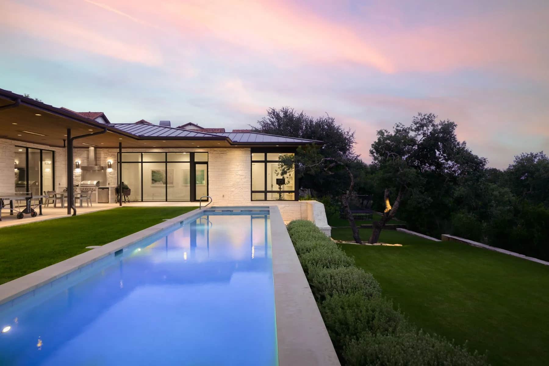 LUXURY LISTINGS Real Estate Explained LUXURY LISTINGS Real Estate Explained - Austin luxury real estate